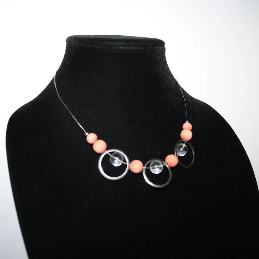 🍑 Vintage Peach Wooden & Silver Necklace · 17”